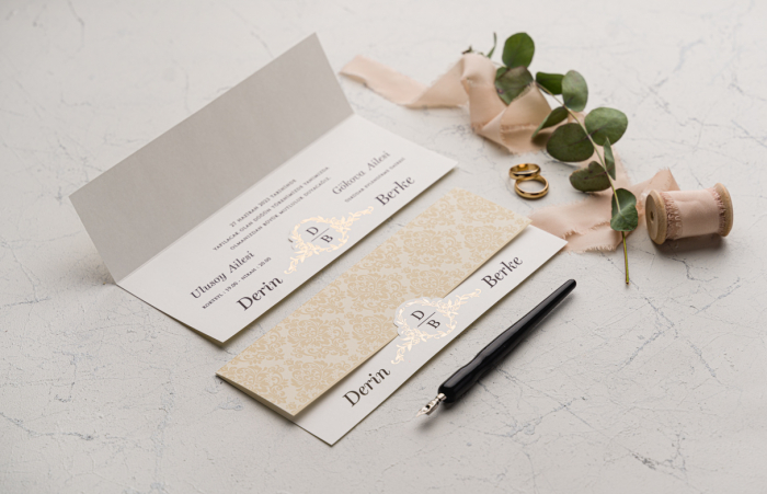 Invitatie de nunta baroc crem / bej cu model auriu - cod 9178 [2]