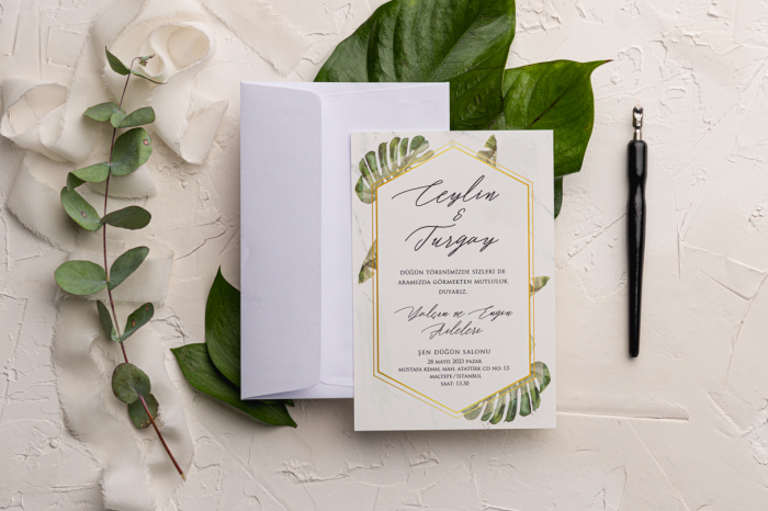 Invitatie de nunta delicata alba cu frunze si model auriu - cod 9202 [2]