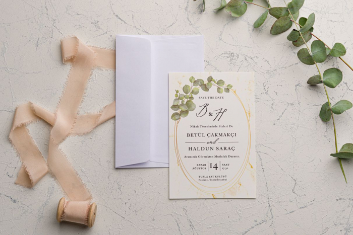 Invitatie de nunta eleganta crem / bej cu frunze si model auriu - cod 9205 [2]
