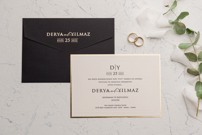Invitatie de nunta eleganta crem / bej cu model auriu si plic negru - cod 9234 [2]
