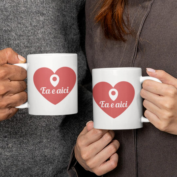 Set 2 Cani Personalizate cuplu - El e aici / Ea e aici in inima   [1]
