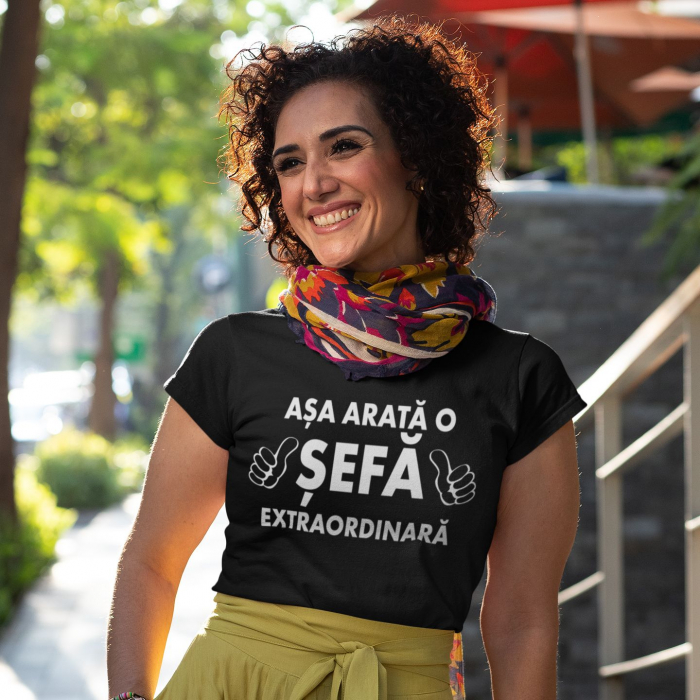 Tricou Personalizat - Asa Arata O Sefa Extraordinara [1]