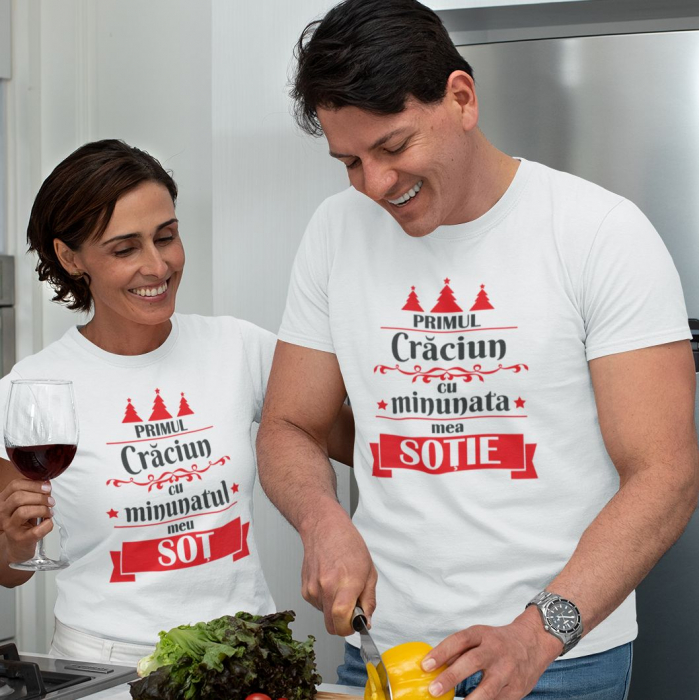 Set 2 Tricouri Cuplu Personalizate - Primul Craciun cu Sotul / Sotia Minunata   [3]