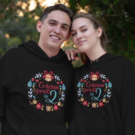 Cadouri De Sezon - Set 2 Hanorace cuplu personalizate - Craciun fericit in 2