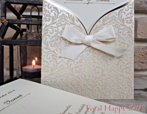 Invitatie de botez delicata crem / bej cu auriu si fundita - cod 5471 [1]