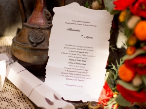 Nunta - Invitatie de botez eleganta alba de tip pergament cu model argintiu - cod 2531