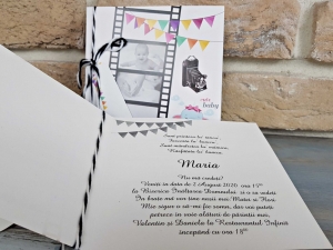 Nunta - Invitatie de botez multicolora cu poze model rola film - cod 8051