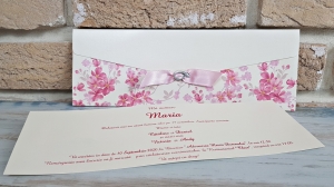 Nunta - Invitatie de botez delicata crem / bej cu flori roz si funda - cod 5492
