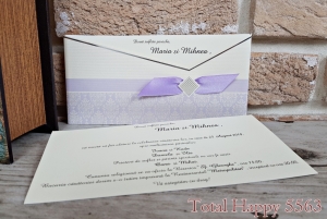 Nunta - Invitatie de botez baroc mov cu model argintiu si funda - cod 5563