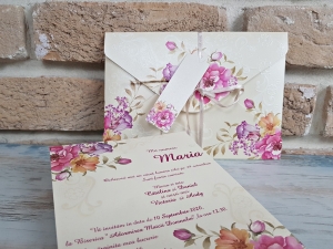 Invitatie de botez delicata crem / bej cu flori multicolore si funda - cod 5565 [3]