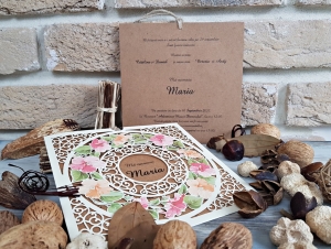 Nunta - Invitatie de botez vintage maro cu model de dantela si flori - cod 5541