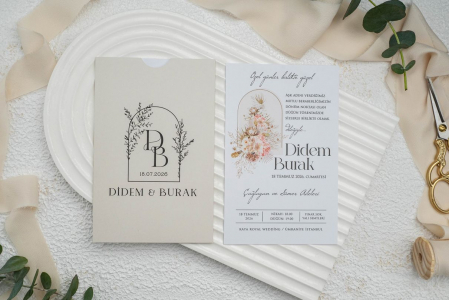 Nunta - Invitatie de nunta alba cu model floral roz - cod 9298