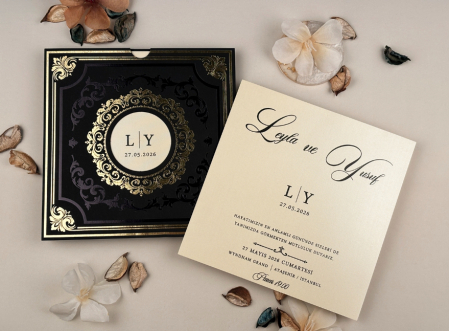 Nunta - Invitatie de nunta baroc ivory cu plic negru si auriu - cod 85865