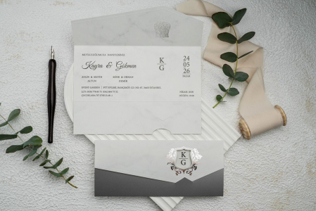 Invitatie de nunta eleganta alba cu model argintiu - cod 9312 [1]