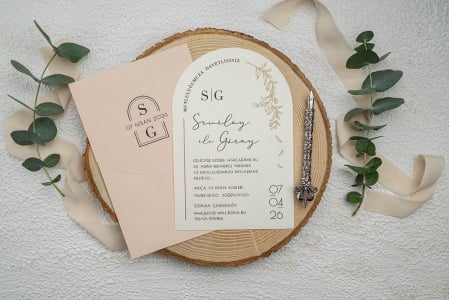Invitatie de nunta eleganta arcada crem cu plic roz - cod 9356 [1]