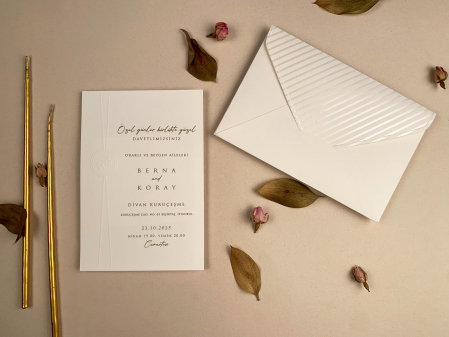 Nunta - Invitatie de nunta eleganta cu detalii sidefate pe plic - cod 12282