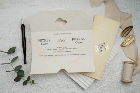 Invitatii Nunta Ekonom 2023 - Invitatie de nunta eleganta crem / bej cu model auriu - cod 9326