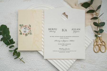 Nunta - Invitatie de nunta eleganta crem cu model de marmura - cod 9355