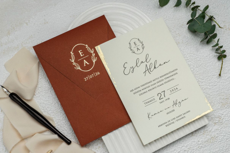 Invitatie de nunta eleganta crem cu plic visiniu - cod 9248 [1]