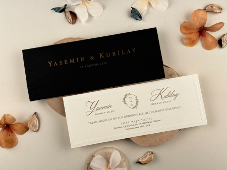 Nunta - Invitatie de nunta eleganta ivory cu model in relief si plic negru - cod 96952