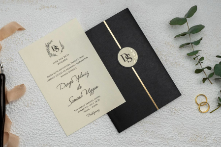 Nunta - Invitatie de nunta eleganta tip crem cu plic negru - cod 9266