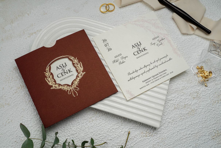 Invitatie de nunta eleganta tip cu plic visiniu - cod 9288 [1]