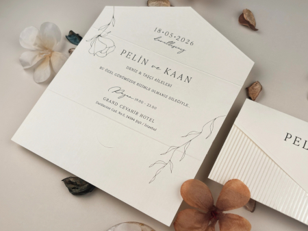 Nunta - Invitatie de nunta ivory florala cu dungi sidefate - cod 13334
