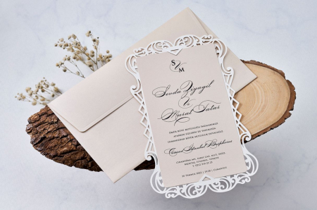 Nunta - Invitatie de nunta eleganta crem / bej cu model de dantela - cod 1113