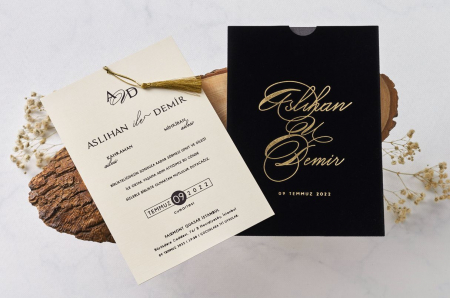 Invitatie de nunta de lux crem / bej cu plic negru din catifea - cod 1117 [1]