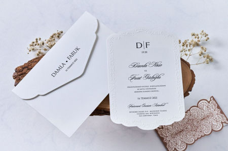 Invitatie de nunta eleganta alba cu inel maro de hartie - cod 1133 [2]