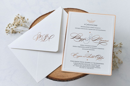 Nunta - Invitatie de nunta eleganta alba cu model auriu - cod 1136