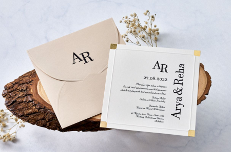 Nunta - Invitatie de nunta eleganta crem / bej cu model auriu - cod 1149