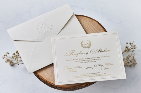 Nunta - Invitatie de nunta eleganta crem / bej cu model auriu - cod 1154