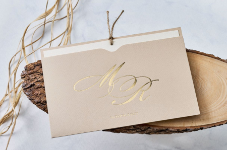 Nunta - Invitatie de nunta eleganta maro cu snur - cod 1189