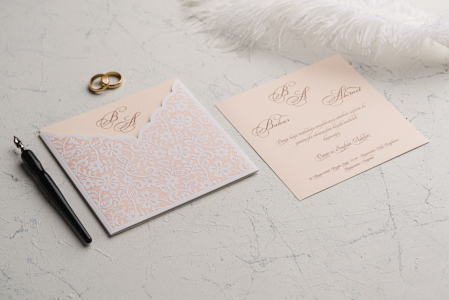 Nunta - Invitatie de nunta delicata roz cu model floral - cod 9108