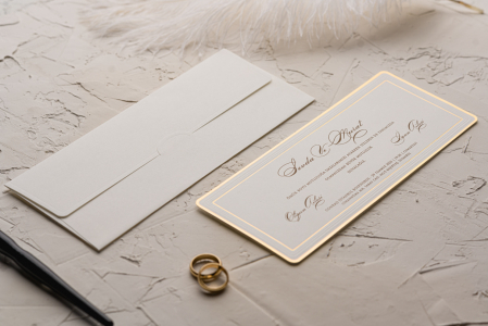 Nunta - Invitatie de nunta eleganta crem / bej cu model auriu - cod 9116