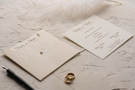 Nunta - Invitatie de nunta delicata crem / bej cu perla - cod 9123