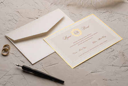 Nunta - Invitatie de nunta eleganta perlata crem / bej si model auriu - 9133