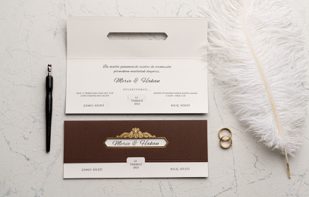 Invitatie de nunta baroc alba cu maro si decupaj auriu - cod 9139 [1]