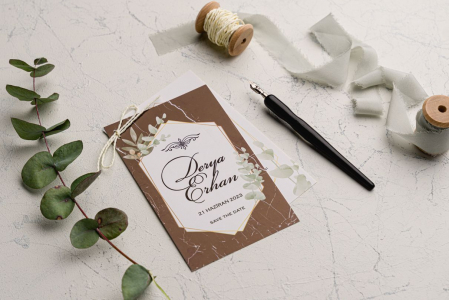 Nunta - Invitatie de nunta maro cu frunze si snur - cod 9169