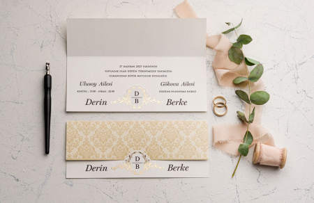 Nunta - Invitatie de nunta baroc crem / bej cu model auriu - cod 9178