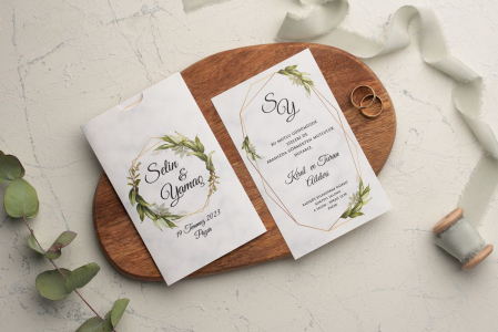 Nunta - Invitatie de nunta alba cu frunze si model auriu - cod 9182