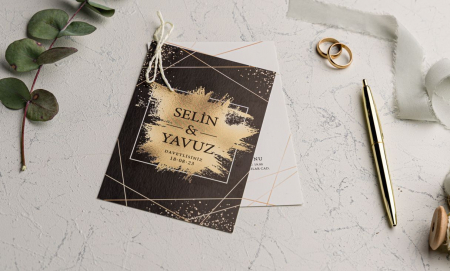 Nunta - Invitatie de nunta eleganta maro cu model auriu si snur - cod 9189
