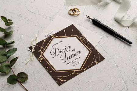 Invitatie de nunta eleganta maro cu model auriu - cod 9197 [1]