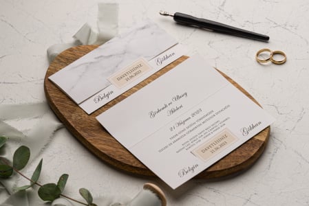 Invitatie de nunta eleganta alba cu model de marmura si auriu - cod 9244 [2]