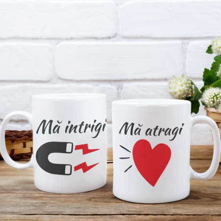 Cani Romantice - Set 2 Cani Personalizate cuplu - Ma intrigi  Ma atragi  
