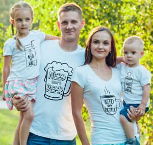Tricouri Personalizate - Set 4 Tricouri Personalizate Familie - Need More Drinks