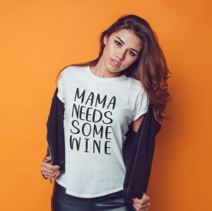 Tricouri Pentru Mama si Tata - Tricou Personalizat - Mama Needs Some Wine