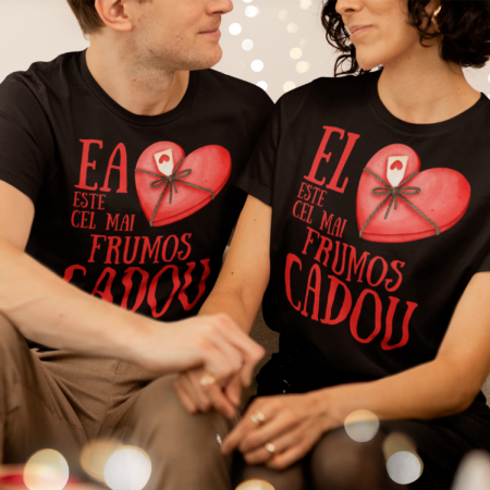 Tricouri Craciun - Set 2 Tricouri Cuplu Personalizate - El / Ea e cel mai frumos cadou  