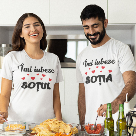 Tricouri pentru Sot si Sotie - Set 2 Tricouri Cuplu Personalizate - Imi Iubesc Sotul / Imi Iubesc Sotia  
